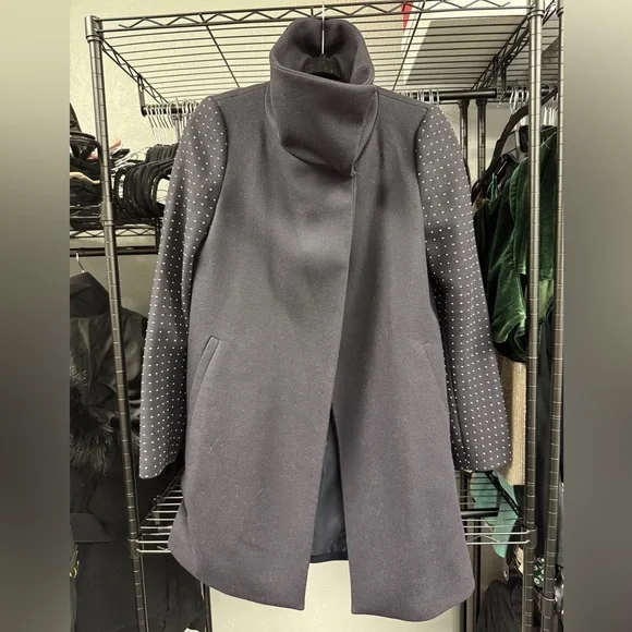 Zara navy coat with studded sleeves seen on gossip girl - Picture 8 of 15